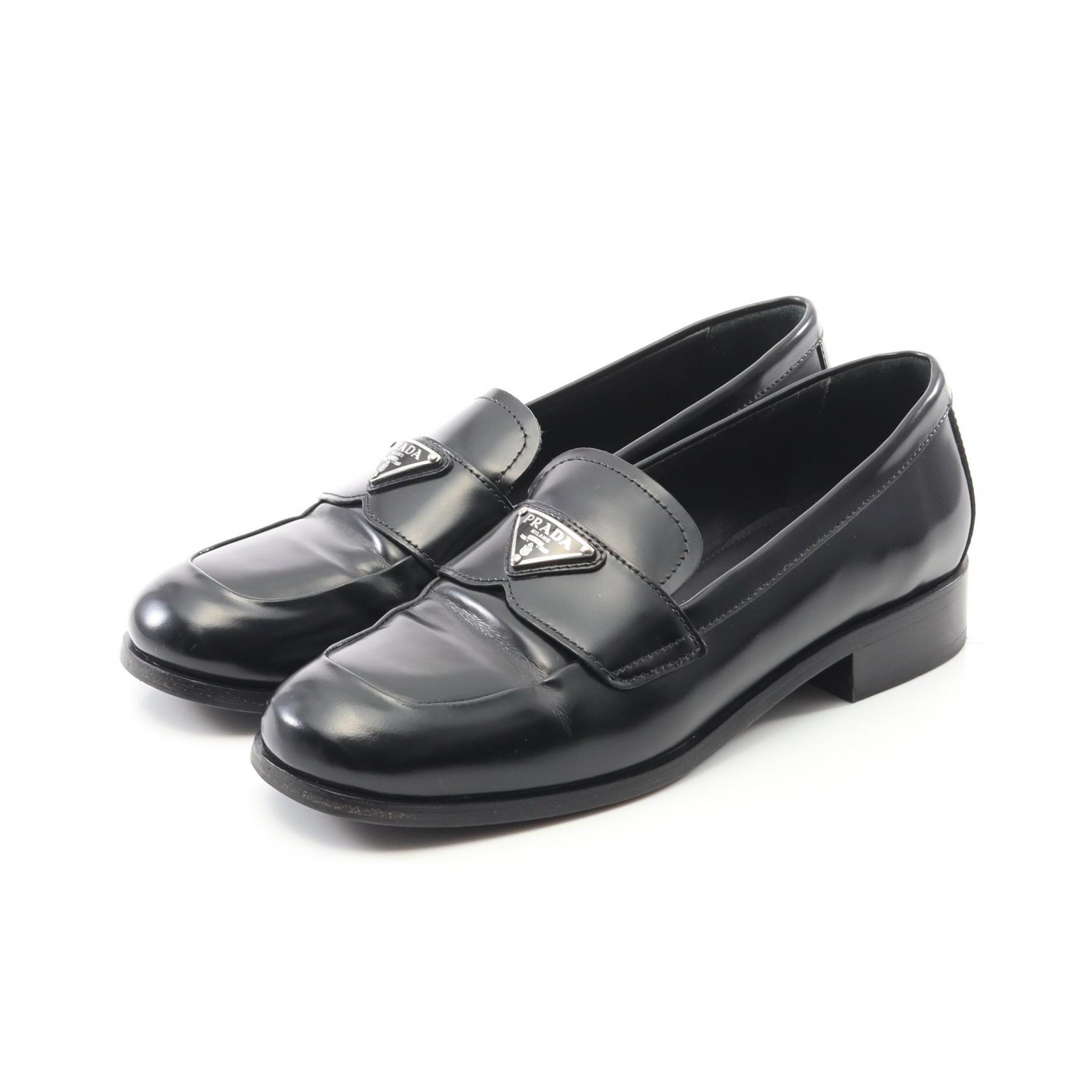 美品　プラダ　パテントレザー　ローファー　レディースシューズ　黒　36 1/2 関税負担なし☆PRADA プラダ パテントレザー ローファー (PRADA
