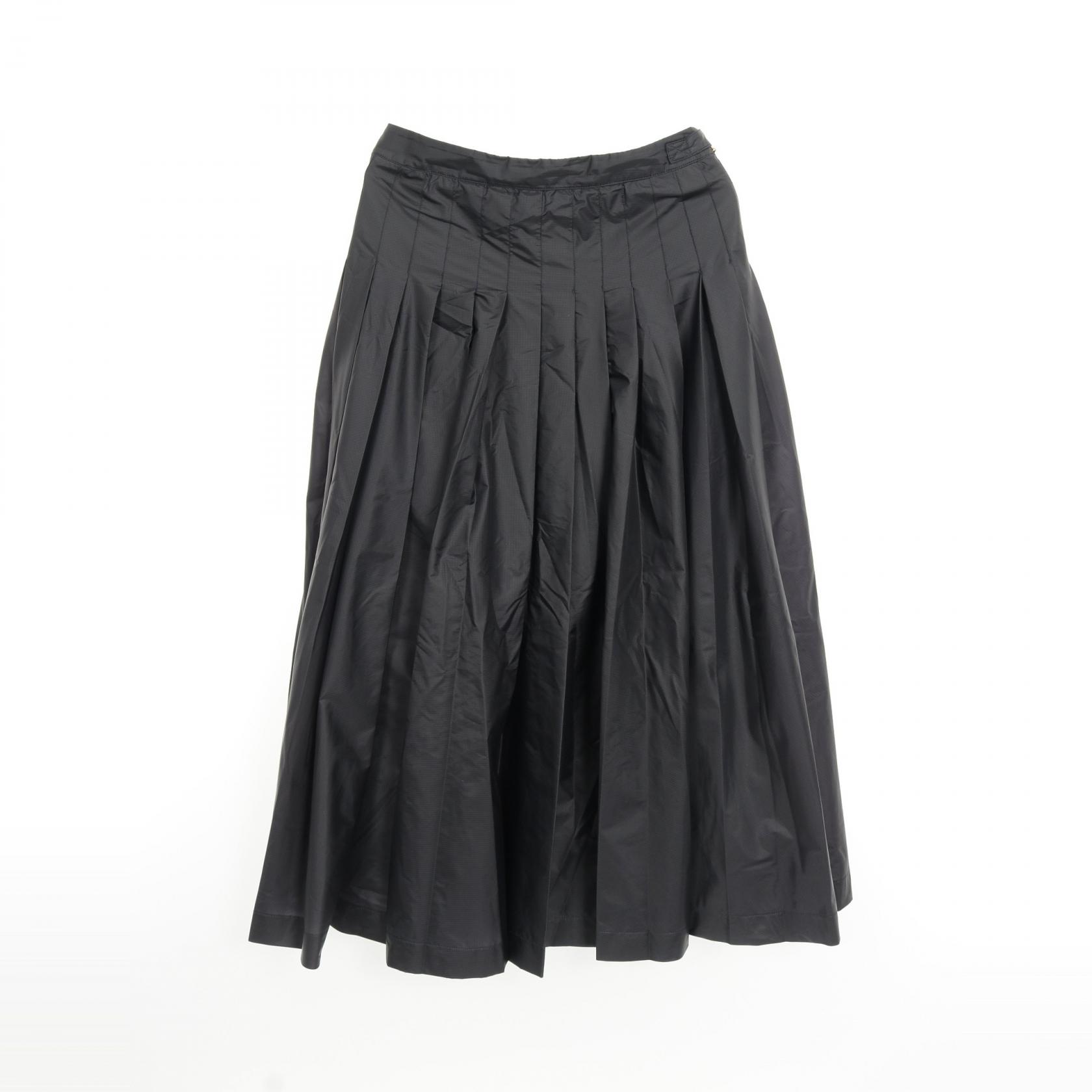 【SALE／5千円OFFクーポン】トムブラウン THOM BROWNE スカート 衣料品 ボトムス ナイロン レディース ネイビー系 【中古】 43,200円
