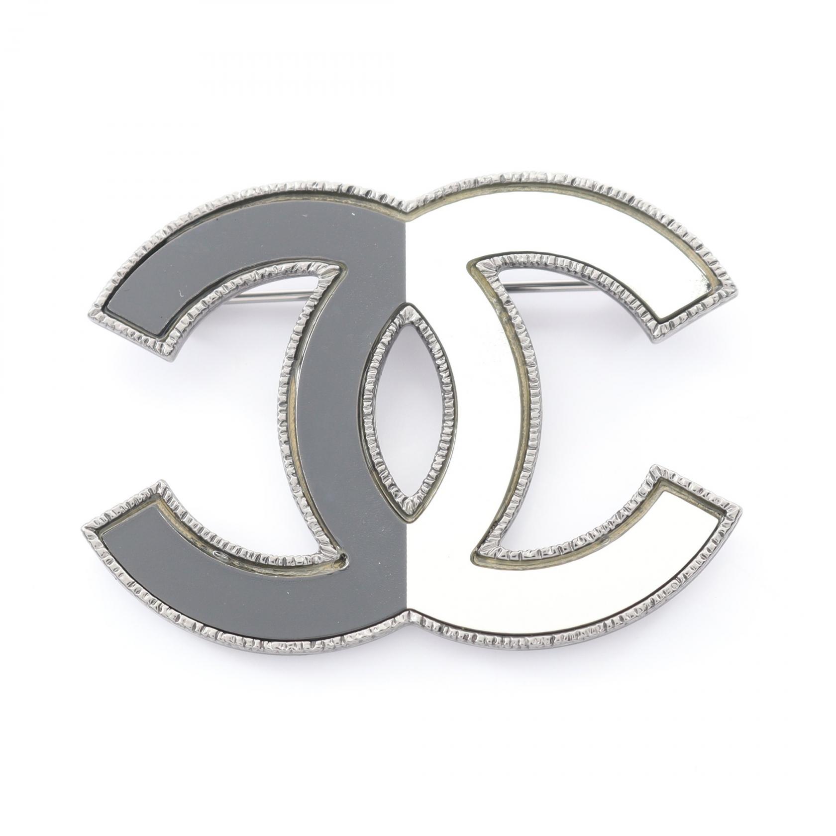【15%OFFクーポン対象】シャネル CHANEL ココマーク ブローチ アクセサリー ステンレススチール レディース シルバー系 / ブラック系 / ホワイト A16B 【中古】
