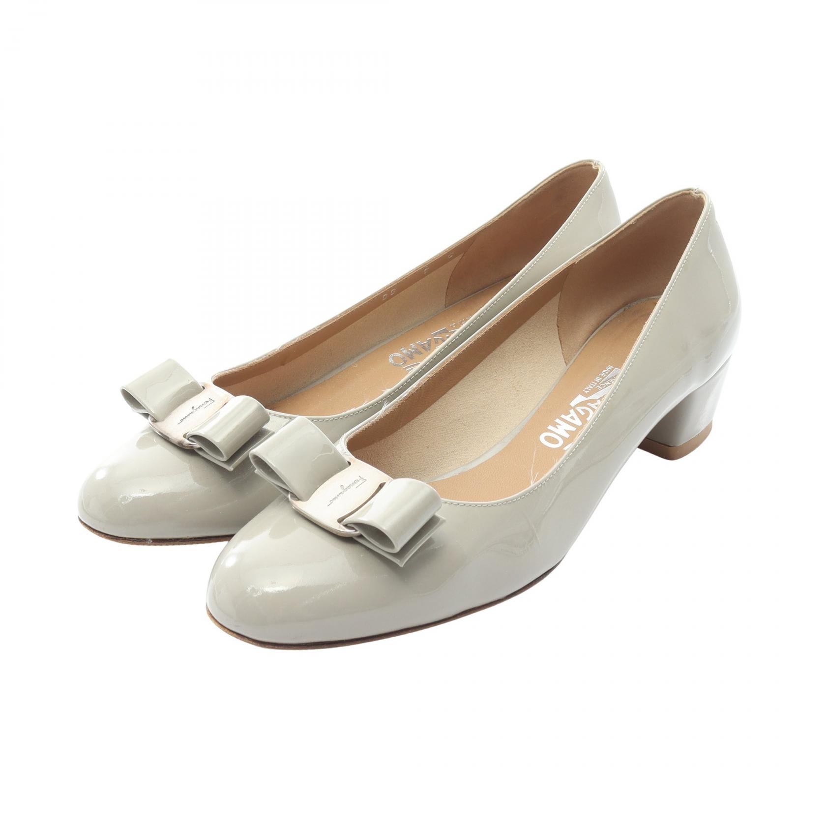 楽天市場】Salvatore Ferragamo サルヴァトーレフェラガモ VARAヴァラ