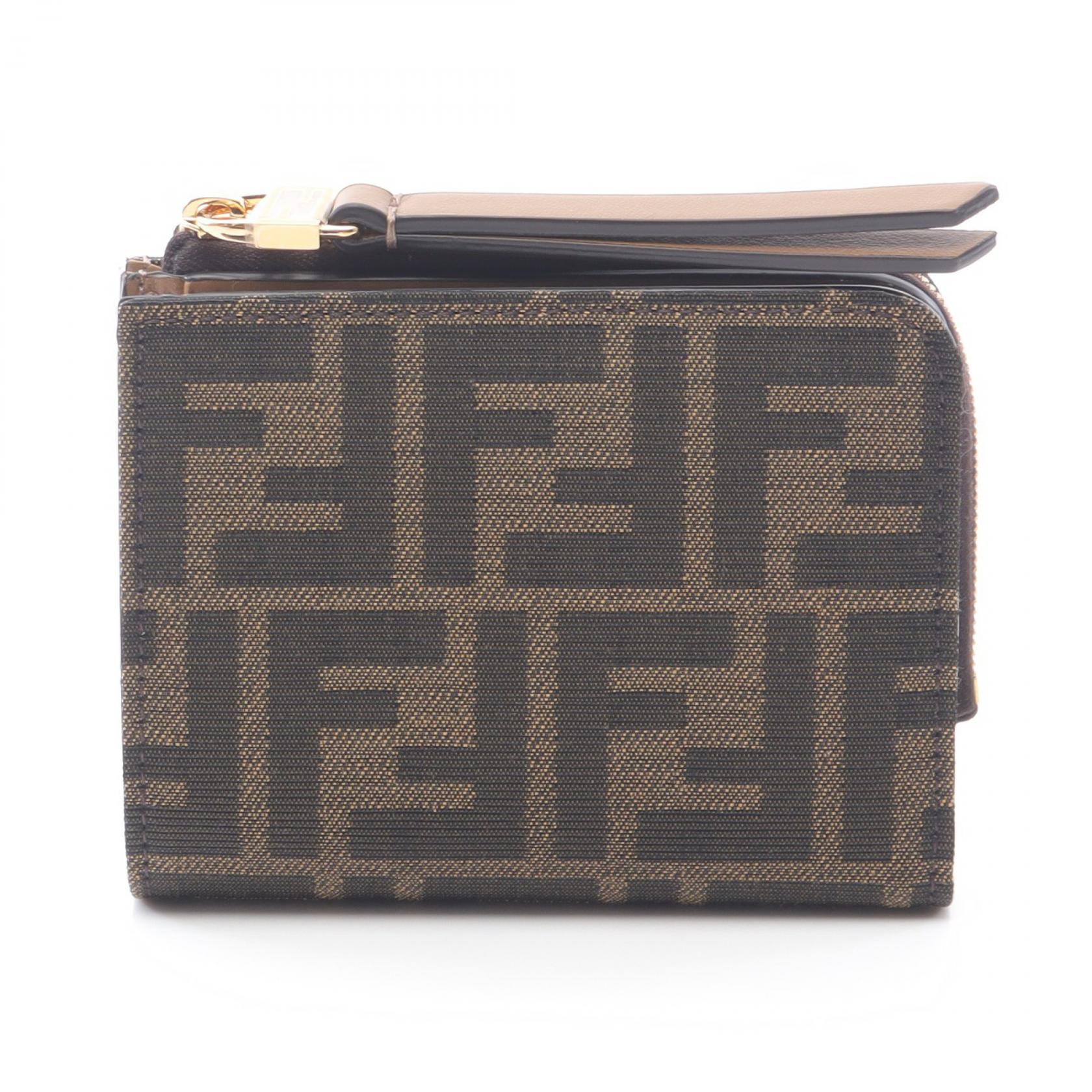 《全品5%クーポン×P5倍》フェンディ FENDI ズッカ 二つ折り財布 財布 キャンバス レザー レディース ブラウン系 8M0519A98PF0A6E 【新品】