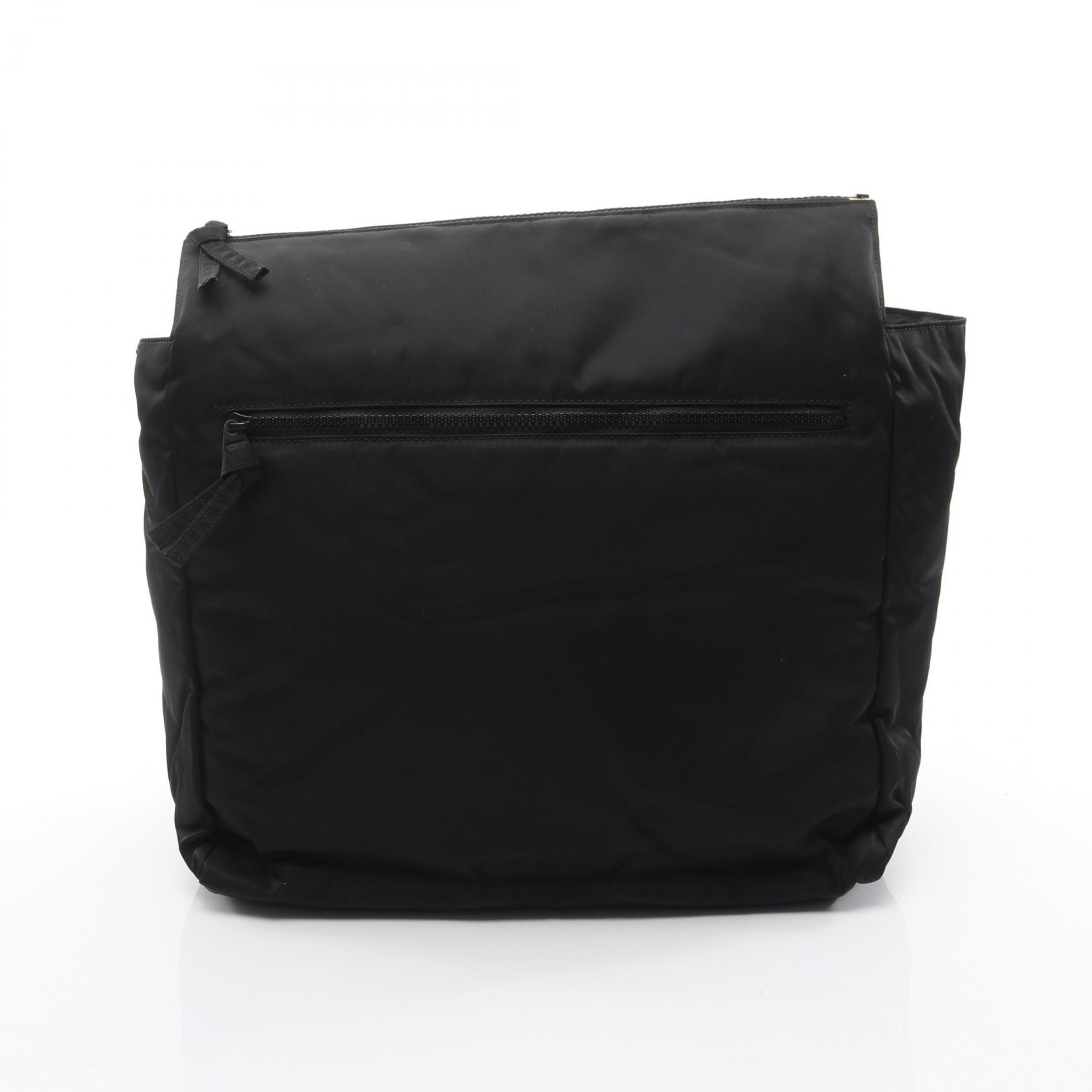 【20%OFFクーポン対象】ボッテガヴェネタ BOTTEGA VENETA セカンドバッグ クラッチバッグ バッグ ナイロン メンズ ブラック系 【中古】