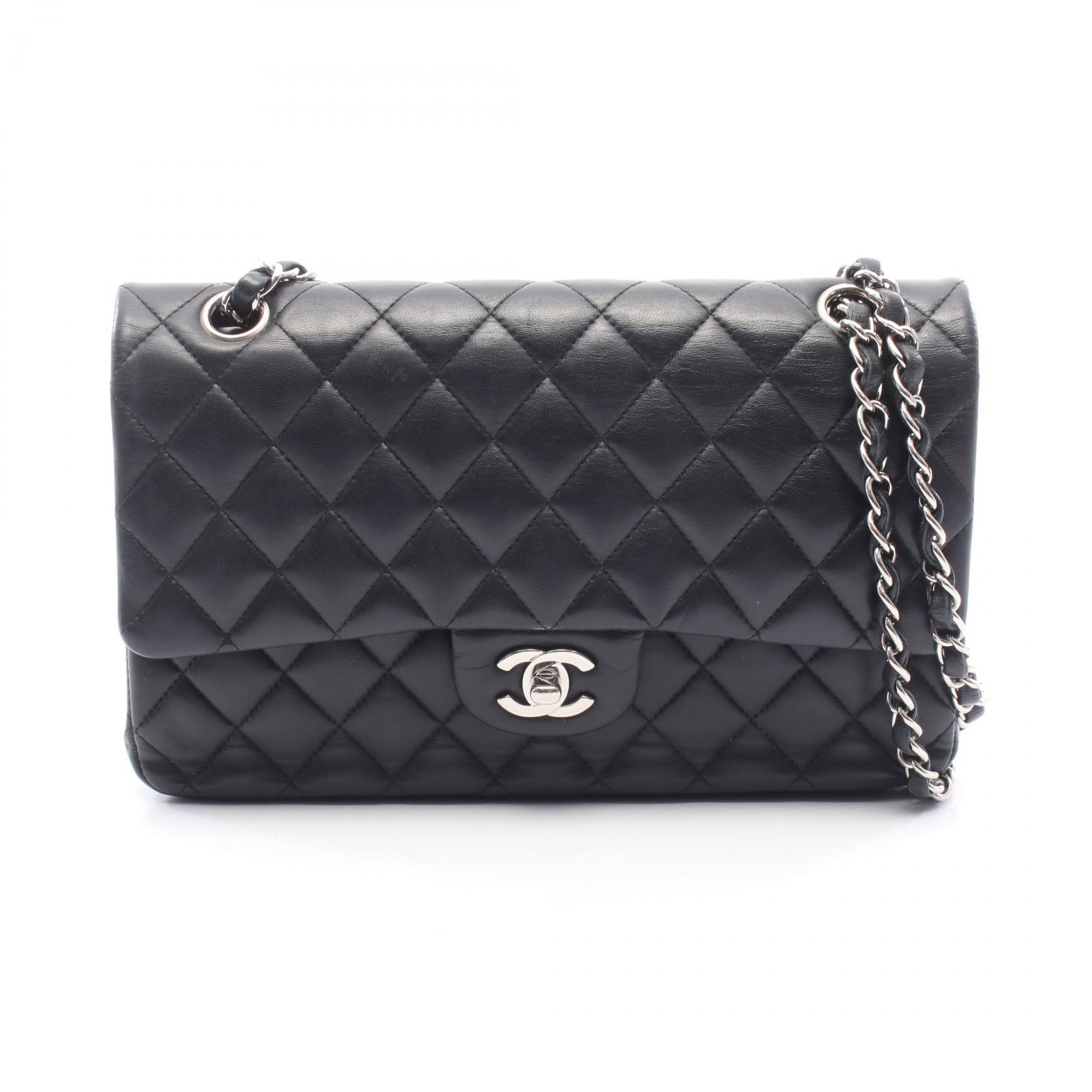 【15%OFFクーポン対象】シャネル CHANEL マトラッセ Wフラップ ショルダーバッグ バッグ ラムスキン（羊革） レディース ブラック系 A01112 【中古】 423,000円