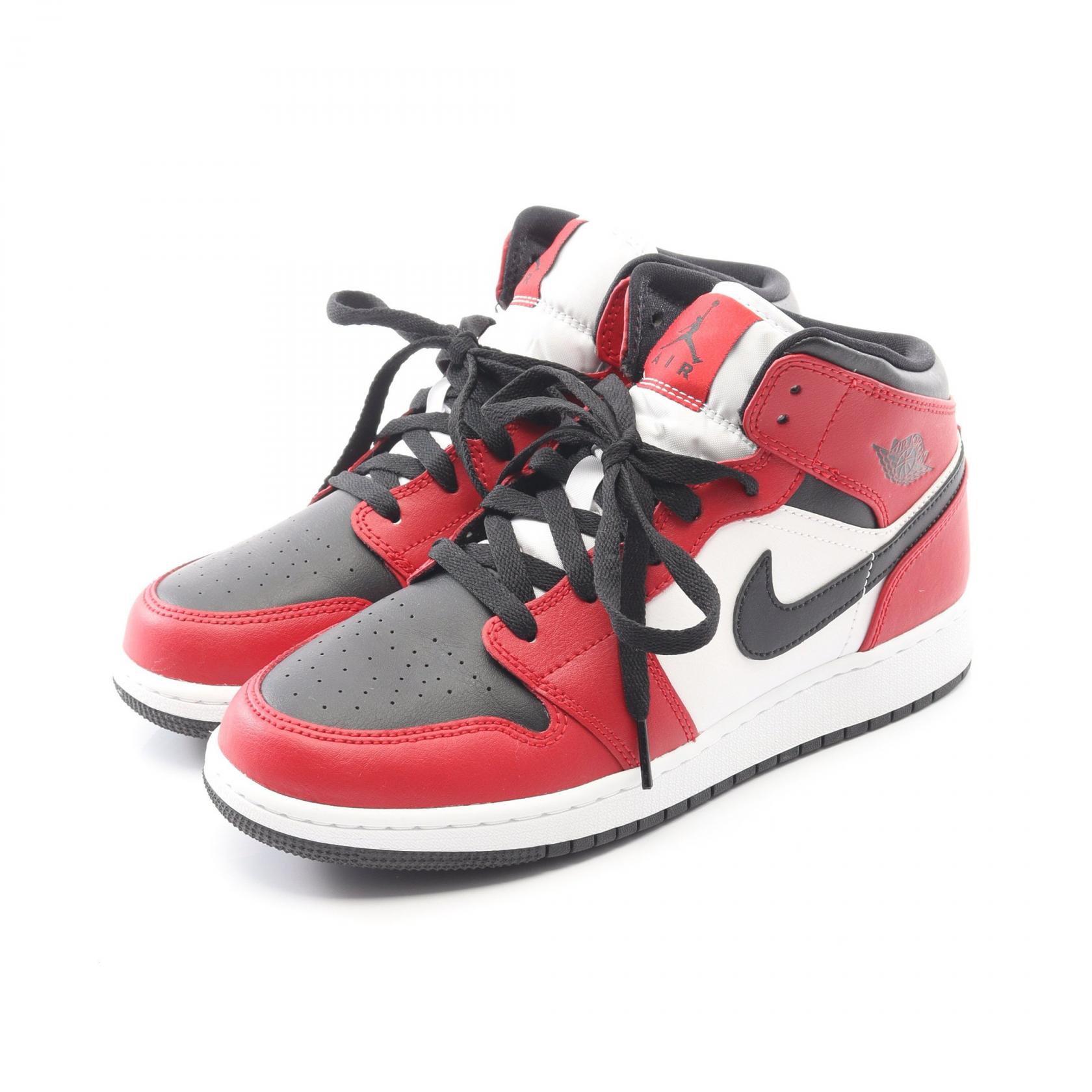 ≪千円OFFクーポン 7/19 20時～7/26 9:59≫ナイキ NIKE AIR JORDAN 1 MID GS CHICAGO キッズ スニーカー 靴 レザー メンズ レッド系 / ブラック系 / ホワイト系 554725 【中古】｜Mike Museum 14,212円