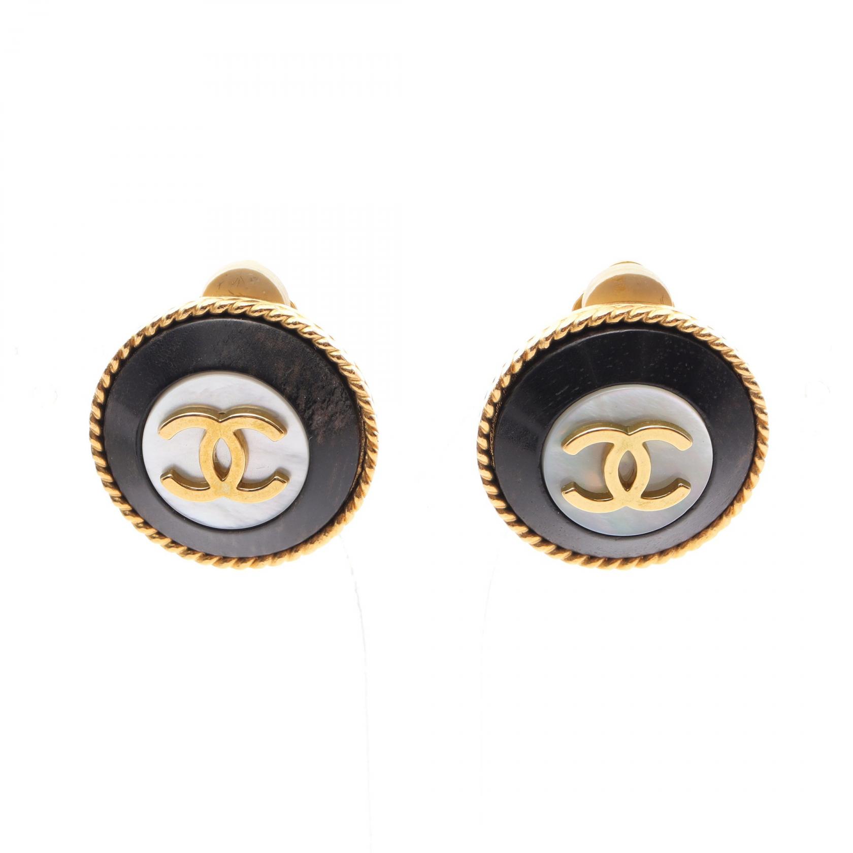 【15%OFFクーポン対象】シャネル CHANEL ココマーク ラウンド シェル イヤリング ジュエリー GP（ゴールドメッキ） プラスチック レディース ゴールド系 / ホワイト系 / ブラック系 【中古】