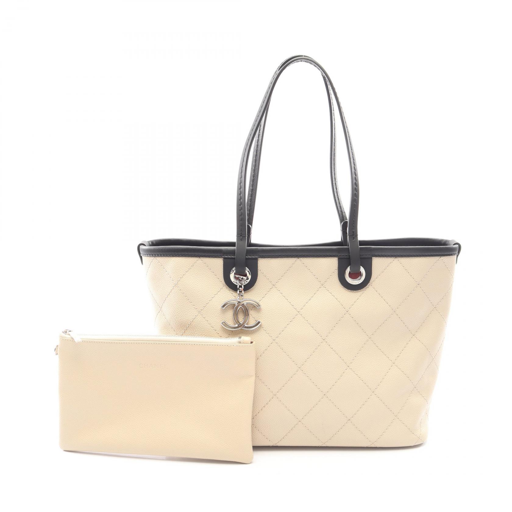 【SALE／2万円OFFクーポン】シャネル CHANEL オンザロード ワイルドステッチ トートバッグ バッグ カーフ（牛革） レザー レディース ベージュ系 / ブラック系 A92211 【中古】