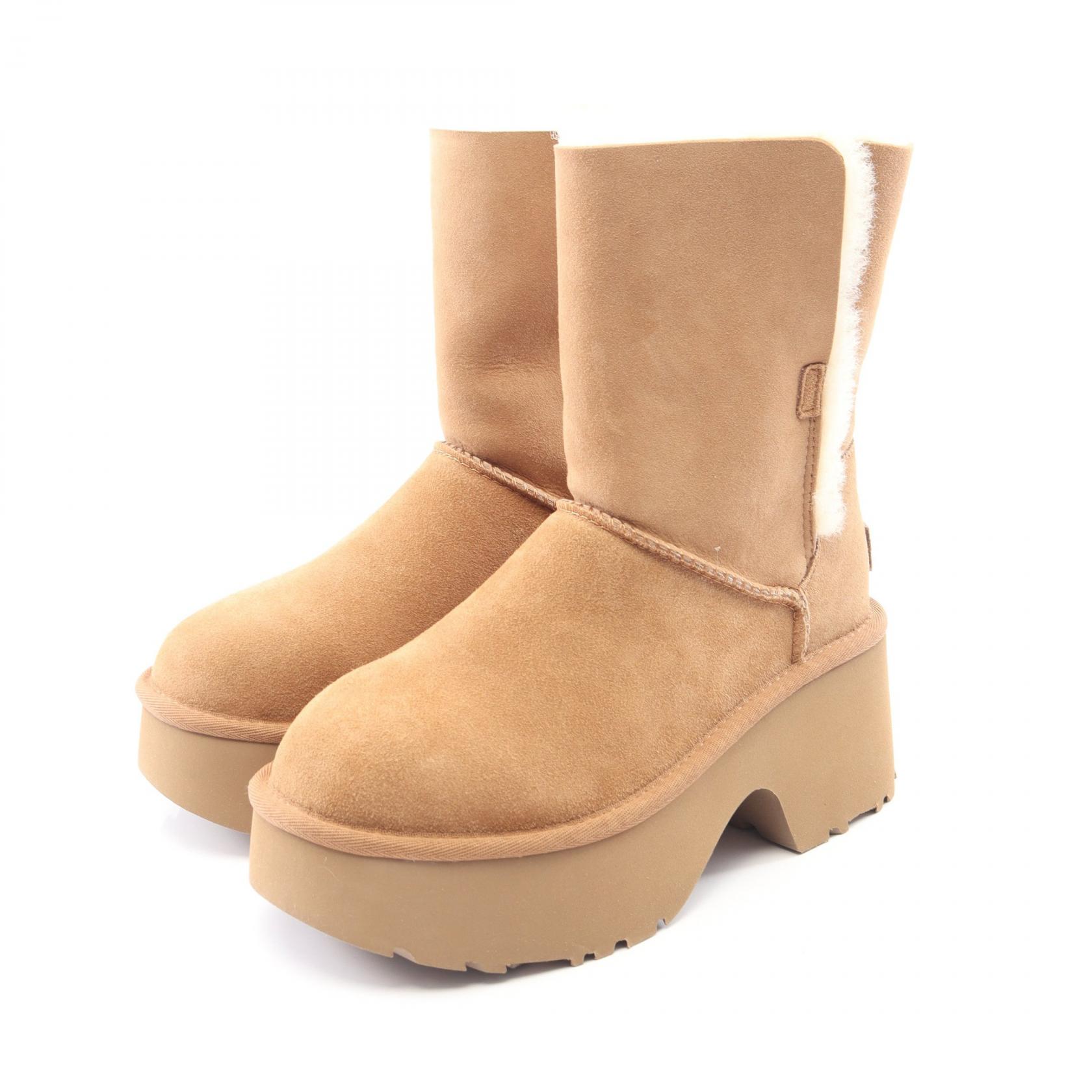 《全品5%クーポン×P5倍》アグ UGG Esmee エスミー 厚底 ブーツ 靴 ムートン レディース ベージュ系 1171533 【中古】