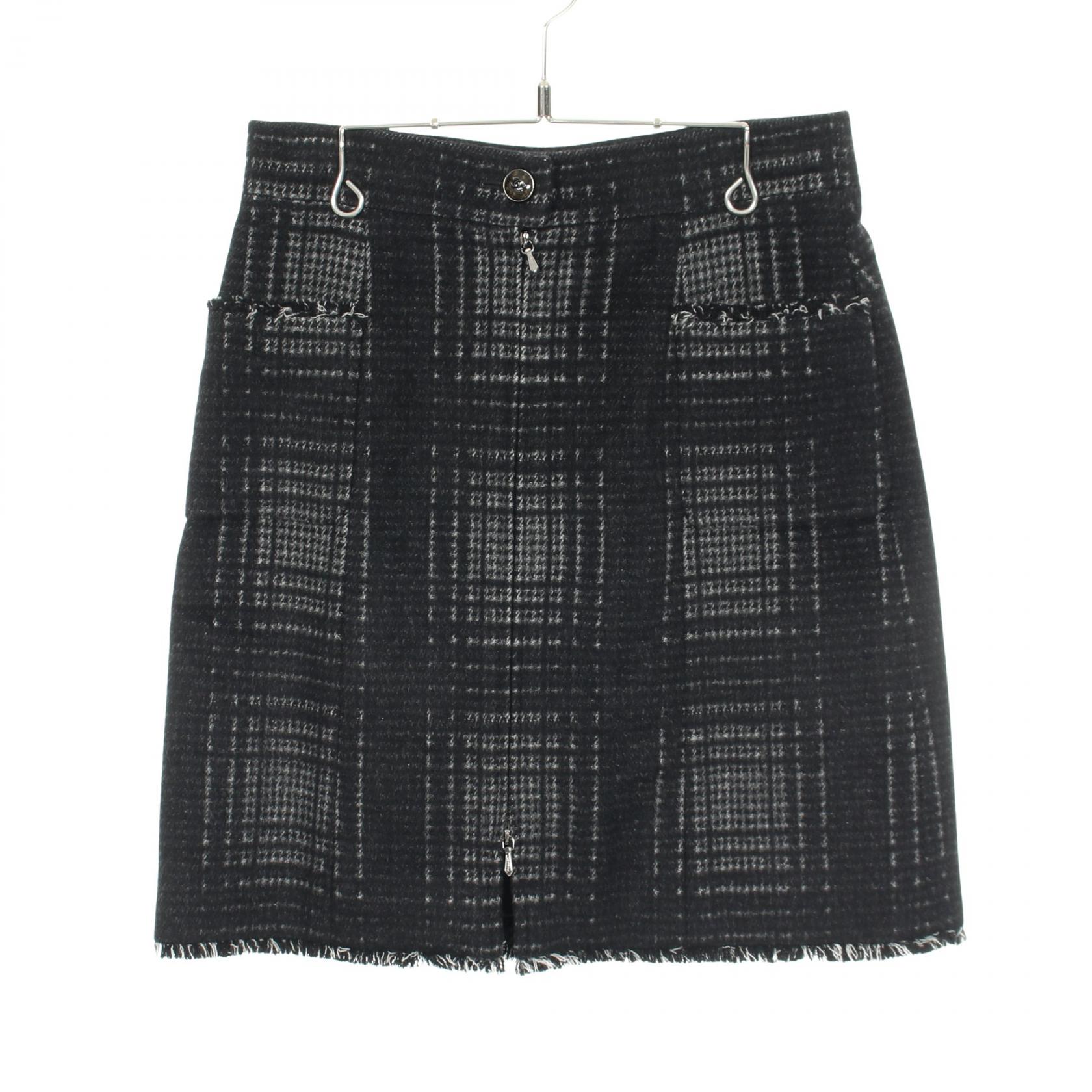 ≪10%OFFクーポン 7/19 20時~7/26 9:59≫シャネル CHANEL ココマークボタン チェック スカート 衣料品 ボトムス ウール レディース ブラック系 / グレー系 P41814V30475 【中古】|Mike Museum