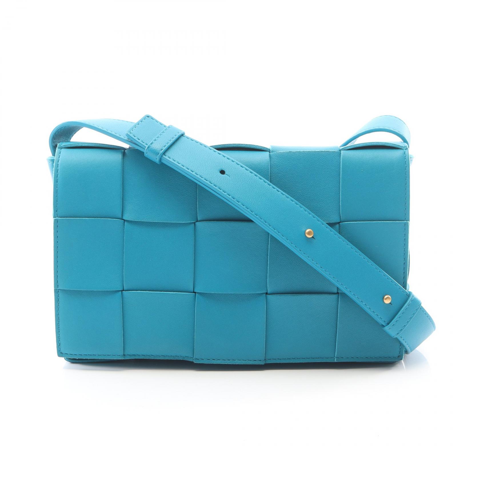 ≪10%OFFクーポン 7/19 20時～7/26 9:59≫ボッテガヴェネタ BOTTEGA VENETA カセット クロスボディ マキシイントレチャート ショルダーバッグ バッグ レザー レディース グリーン系 578004 【中古】｜Mike Museum 90,750円