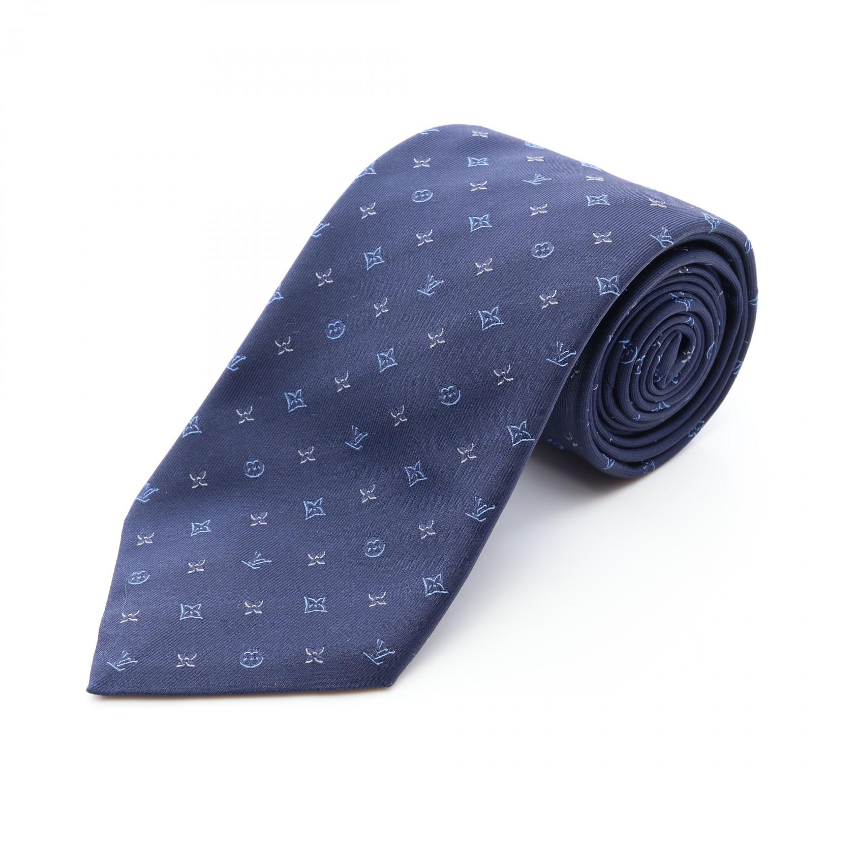 ≪10%OFFクーポン 7/19 20時~7/26 9:59≫ルイ・ヴィトン LOUIS VUITTON クラヴァット モノグラム 3D 8CM ネクタイ 衣料品 シルク メンズ ネイビー系 / ブルー系 / ホワイト系 M72163 【中古】|Mike Museum