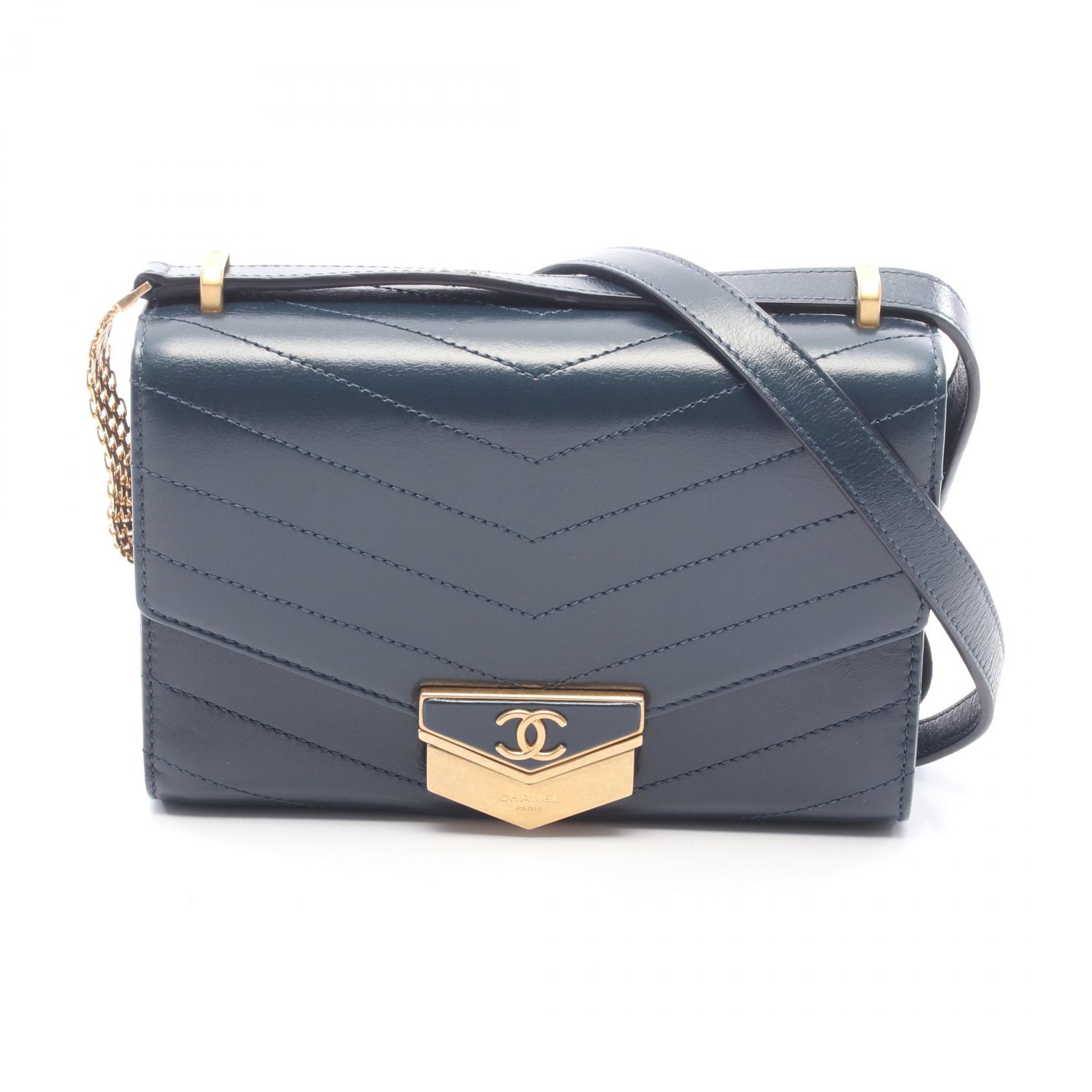 シャネル CHANEL シェブロン Vステッチ ショルダーバッグ バッグ レザー レディース グリーン系 【中古】｜Mike Museum