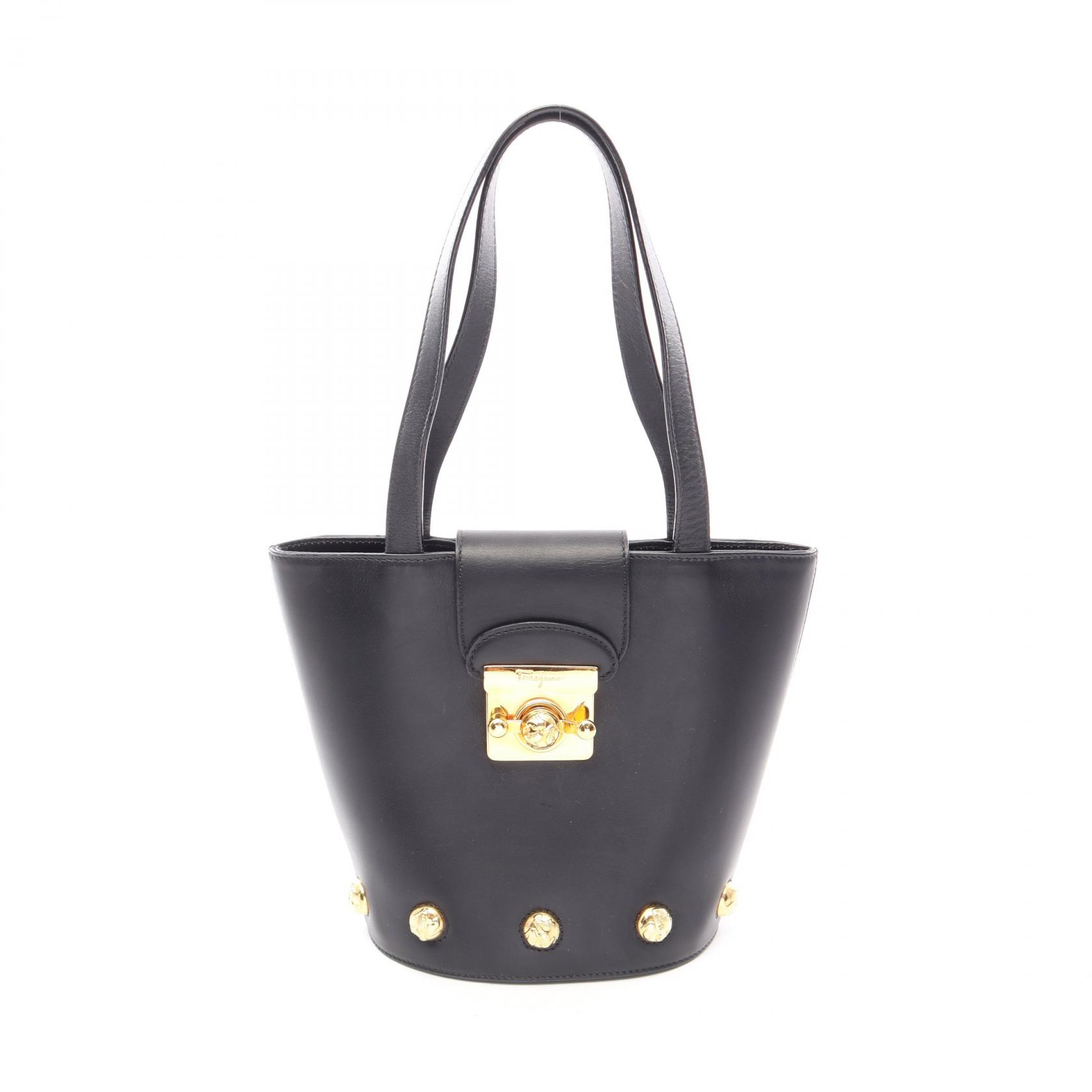 ≪10%OFFクーポン 7/19 20時～7/26 9:59≫サルヴァトーレフェラガモ Salvatore Ferragamo ヒール金具 ハンドバッグ バッグ レザー レディース ブラック系 【中古】｜Mike Museum