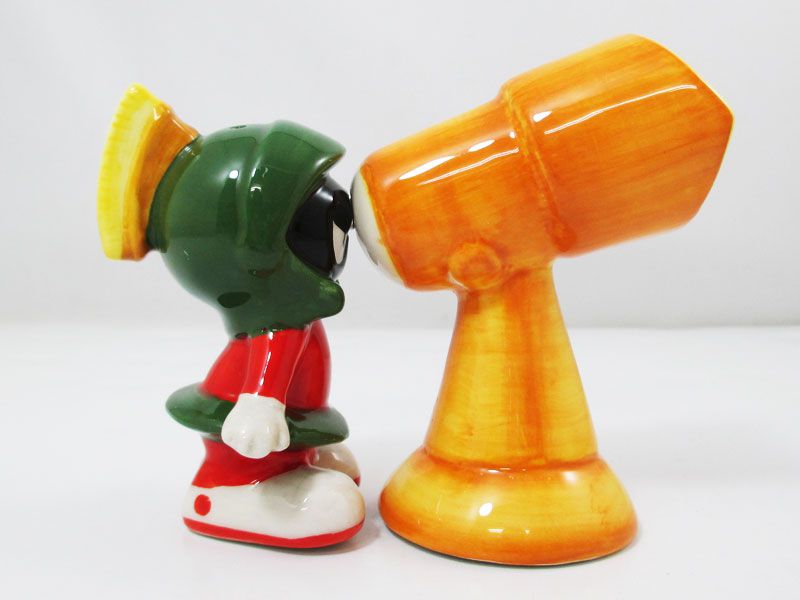 ルーニーテューンズ　ソルト&ペッパー　置物　陶器　アメトイ　フィギュア　アメコミ ルーニーテューンズ ソルト&ペッパー 置物 陶器 アメトイ