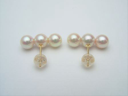 Pt900/K18/K14WGアコヤ真珠ピアス【5.5mm-6mm】ewu-7084【花珠級】【激安】【送料無料】(真珠ピアス ラインピアス 3個 3連 ピアス あこや真珠 和珠 あこや本真珠 トリプル パールピアス アコヤ本真珠 本真珠 18金 パール 直結 ホワイトゴールド ドラマ デザインピアス)