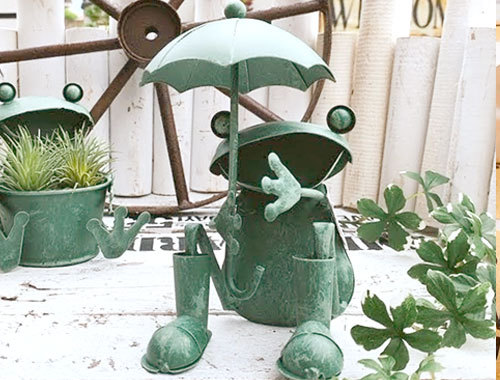 ブリキのカエル フロッグ お座りアンブレラ ガーデニング 雑貨 ナチュラル インテリア おしゃれ かわいい プランター 鉢 寄せ植え Marcsdesign Com