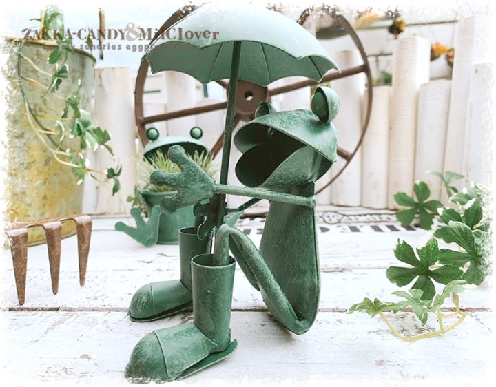 ブリキのカエル フロッグ お座りアンブレラ ガーデニング 雑貨 ナチュラル インテリア おしゃれ かわいい プランター 鉢 寄せ植え Marcsdesign Com
