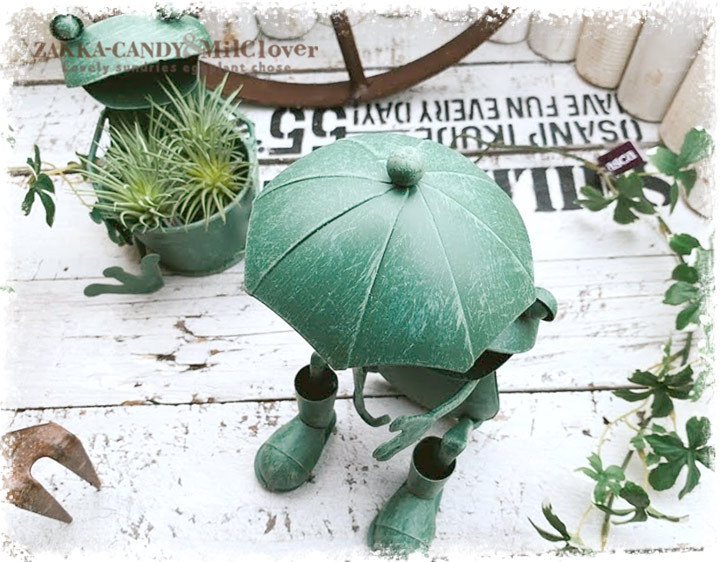 ブリキのカエル フロッグ お座りアンブレラ ガーデニング 雑貨 ナチュラル インテリア おしゃれ かわいい プランター 鉢 寄せ植え Marcsdesign Com