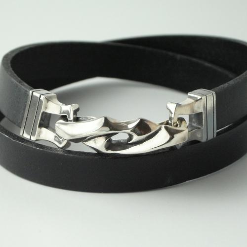 ブレスレット MILES&times;DAgDART【マイルズ&times;ダグダート】〔Grow〕ブラックレザーブレス（革ブレス）M019BK【シンプル】｜アクセサリーと雑貨 MILESマイルズ 10,032円