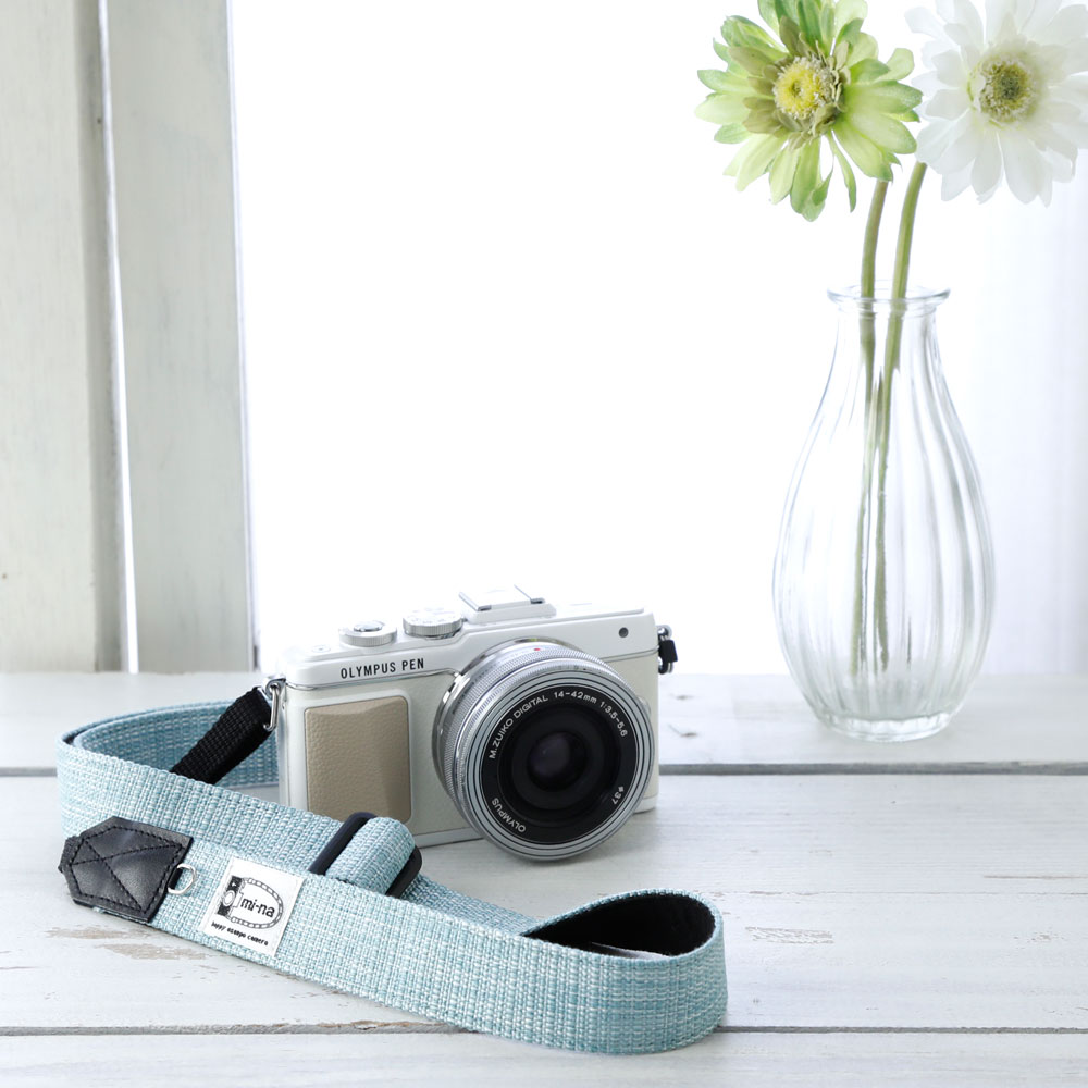 楽天市場 カメラストラップ 一眼レフ かわいい おしゃれ Mi Na ミーナ プロテジェ ブルーミックス 撥水加工 長さ調節タイプ ミーナ