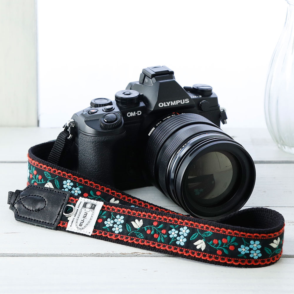 楽天市場 カメラストラップ 一眼レフ かわいい おしゃれ Mi Na ミーナ ビューティフルブーケ ミーナ