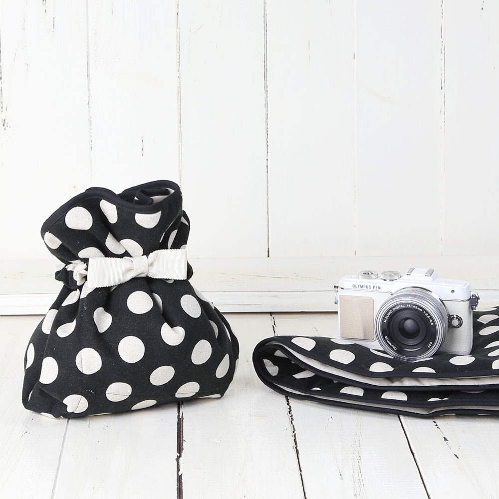 楽天市場 カメラケース カメラのくるみん ブラックキナリコインドット ミーナ