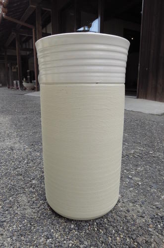 【楽天市場】陶器傘立信楽焼き傘たてナチュラルホワイト傘立 送料無料陶器の味わいある傘たて もちろん 日本製です。：園芸百貨店何でも揃うこぼんさい