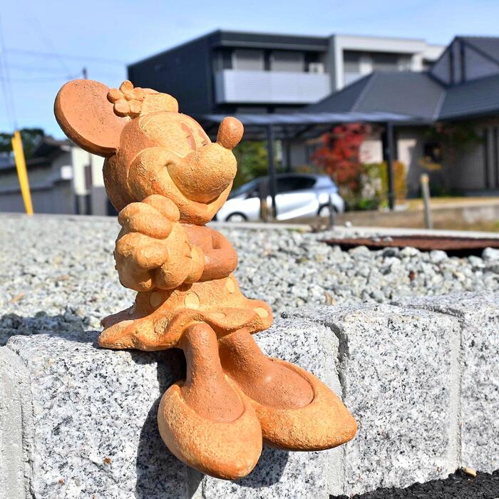 現品ですミニーマウス オーナメントお願い ミニーちゃん置物 Minnieお庭や玄関先に置けます Disney 可愛い置物ディズニー