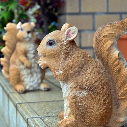 楽天市場】リス 木の上のリス リっちゃん木の実 りすの置物可愛い置物