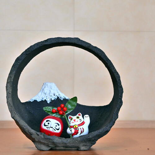 楽天市場】三河焼き ドーナツ型植木鉢 小 味がある オブジェ 置物