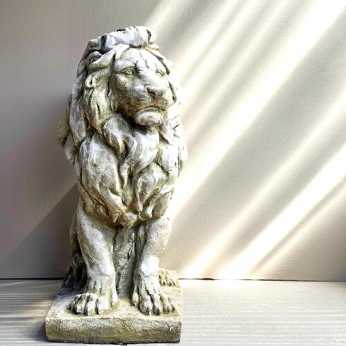 Stone statue 宮室に仕える百獣の王 連合王国製 ロイヤル グリフ 左 石像 2017 百獣の王 厳かさ SPARTA STATUESお庭や部屋の入り口先、おお部屋にもどうぞ。即物的石ころ 本物の石像