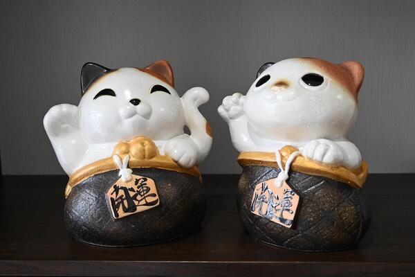 楽天市場】幸せ招き猫 2つセット 阿吽 置物 招き猫 幸運を呼ぶ猫 開運