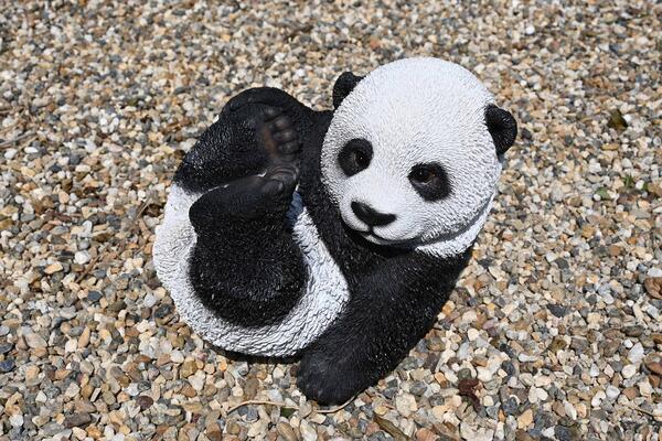 人気特価激安 パンダパンダの置物 置物 かわいい置物小さいパンダ 子パンダ ゆんゆんお庭や玄関に合います プレゼントにもどうぞ Ebrarmedya Com