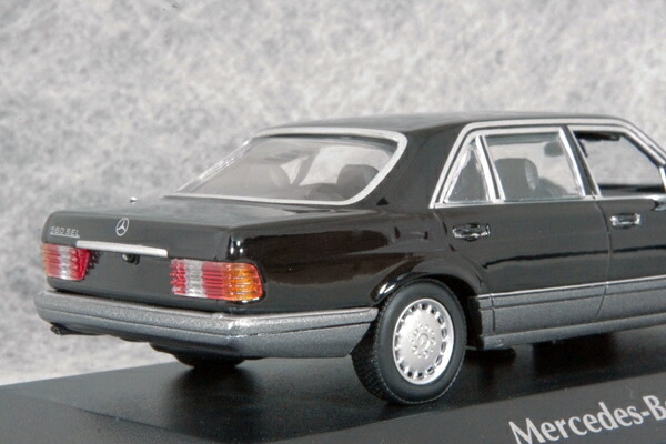 ミニチャンプス 43 スケール 560SEL ブラック W126 1990年 ミニカー ...
