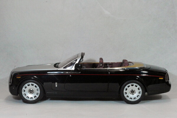 Kyosho1/12ビックスケールロールスロイスファントムドロップヘッドクーペシリーズ2/ダイヤモンドブラック(ボンネットシルバー)、インテリアボルドー