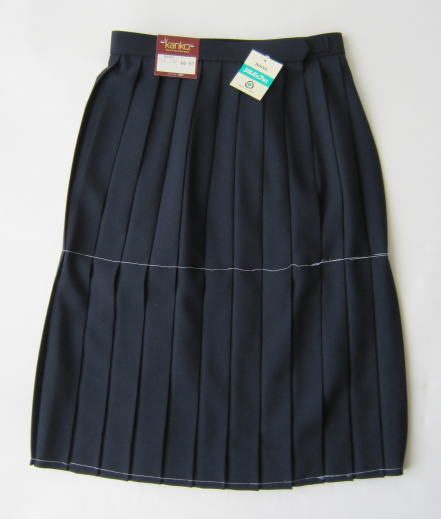 お手軽価格で贈りやすい スカート 紺色 セーラー服上衣別売り ポリエステル50％ KANKO 激安☆超特価 カンコーウール50％
