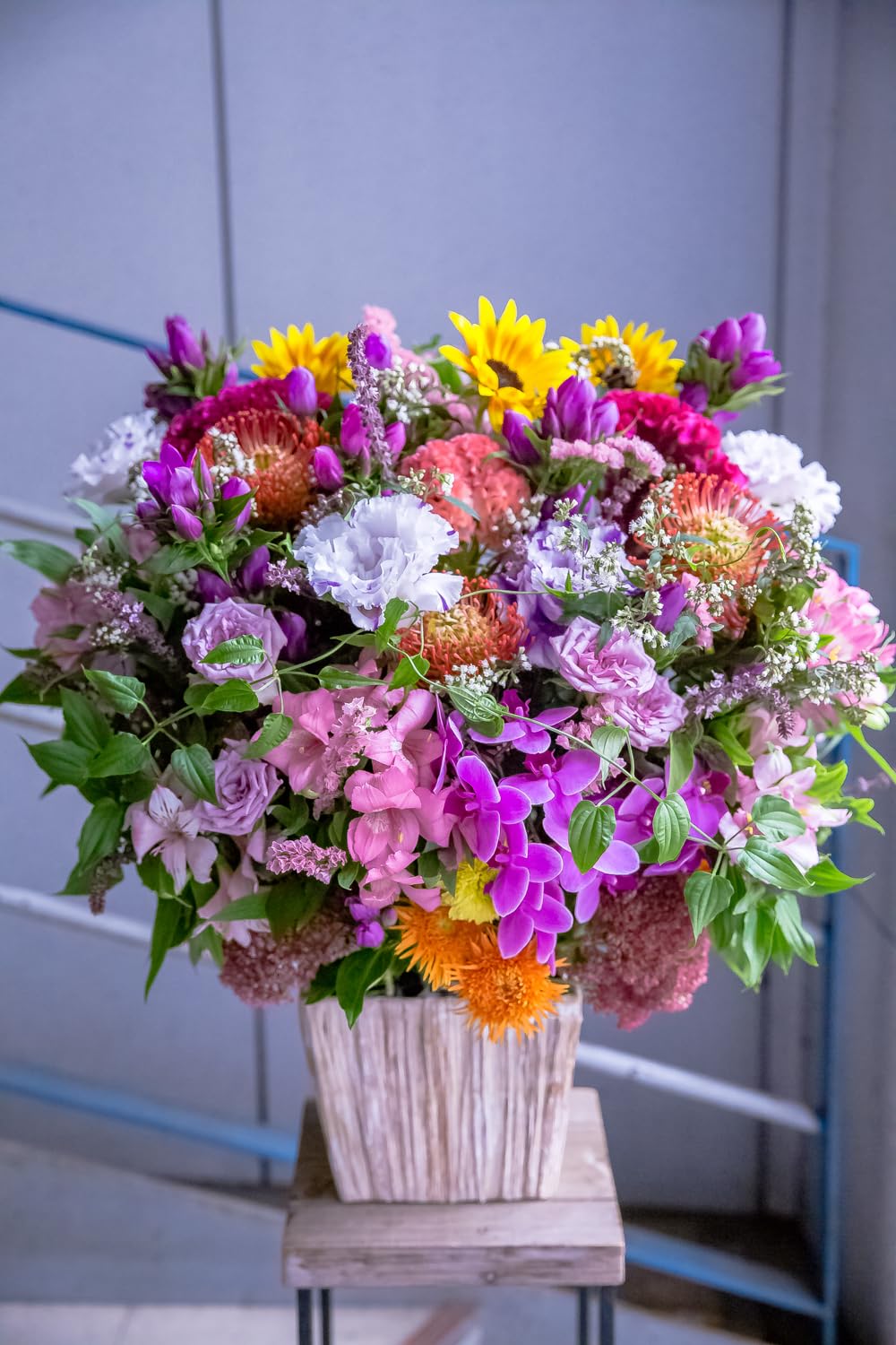 御花申し合わせ 5L大きさ 生け花 胸花 胸花 独立独行型 ラッピング済み 差し上げ物 生まれ落ちる日 一緒になる祝する日 御祭り 内祝い お供え 花立ていらず MIX色つや