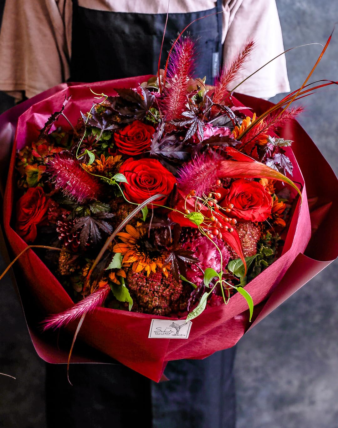 フローリストせきど デザイナーおまかせ 生花の花束 5Lサイズ (レッド) 総理大臣賞受賞デザイナー監修 花束 花 生花 フラワー ギフト プレゼント 贈り物 誕生日 お祝い 結婚記念日 退職祝い |みんなのマーケット