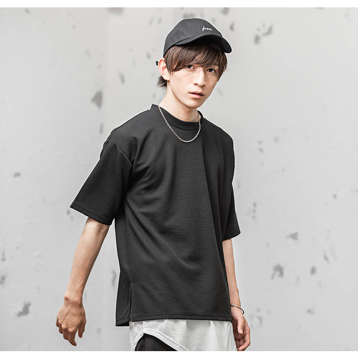 日本の髪型のアイデア 50 黒tシャツ メンズ コーデ