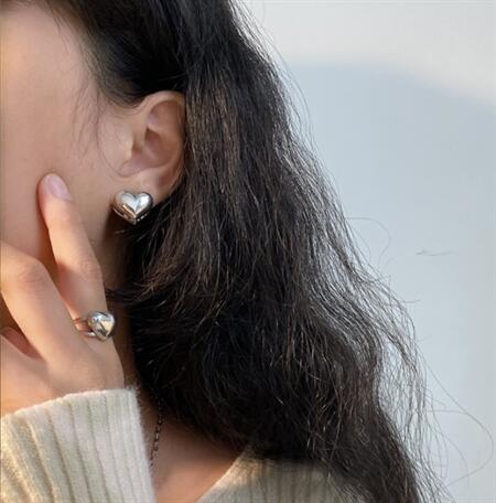 楽天市場】【メール便対応商品】上品 ユニーク 両耳用 ハートピアスS  