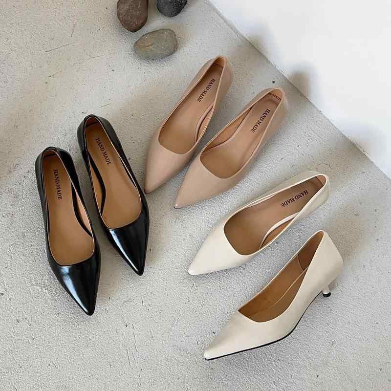 パンプス レディース ポインテッドトゥ 浅履き 所せまい真っただ中踵 本革 牛皮 執務室 商行為 通い フォーマル 普段使い走り 好いたらしい 無地 黒いこと ベージュ 象牙色 御前上等感