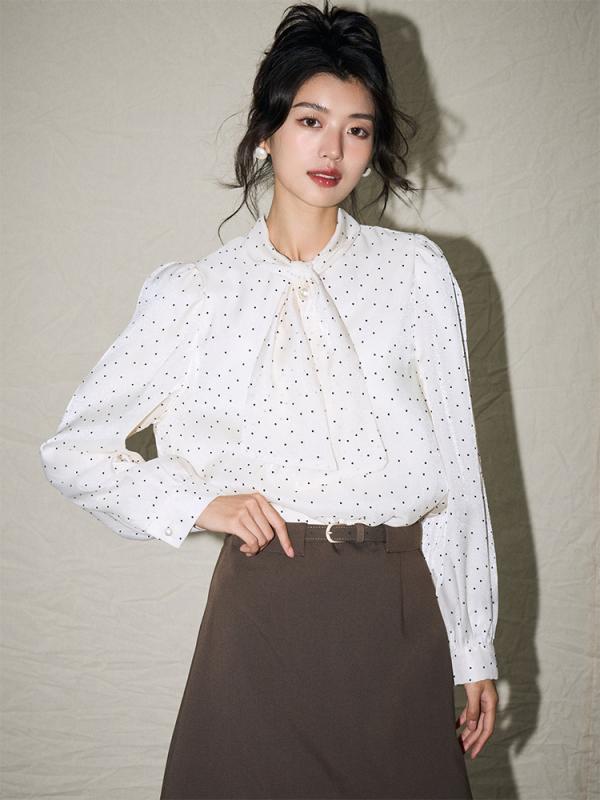 プルオーバー レディース 春夏 水玉 点点柄 一本調子 襟シュロの葉 ギャザー袖 パール風 ポリエステル 可愛らしい ガーリー 女子らしい