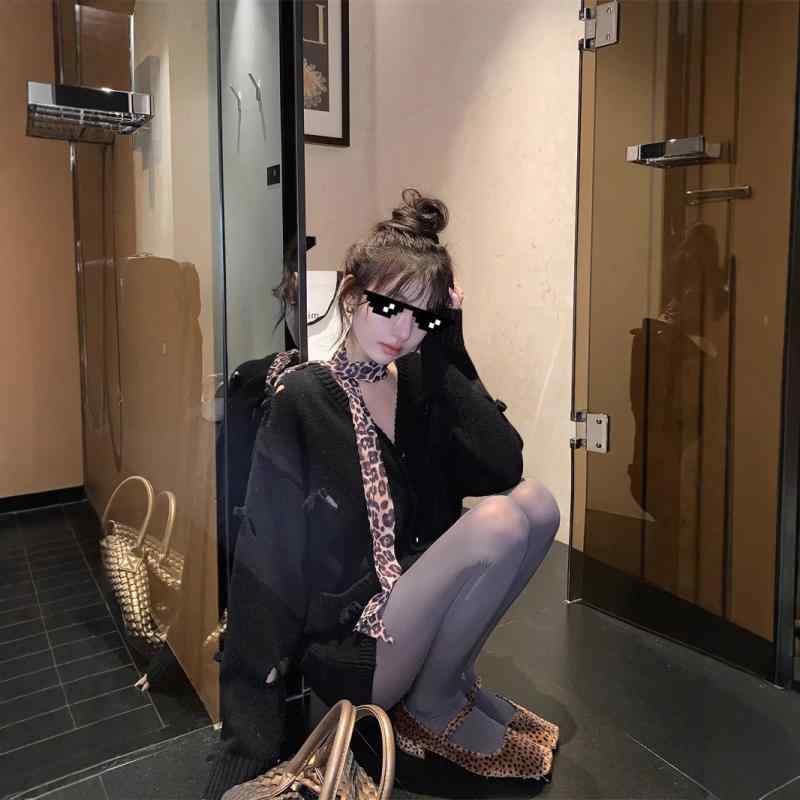 編み物ジレー レディース つがい結び 編み物 トップス レトロ 開けっ広げ向こう正面 ゆったり 羽織り 執務室 通い 黒いこと 赤いこと ポリエステル