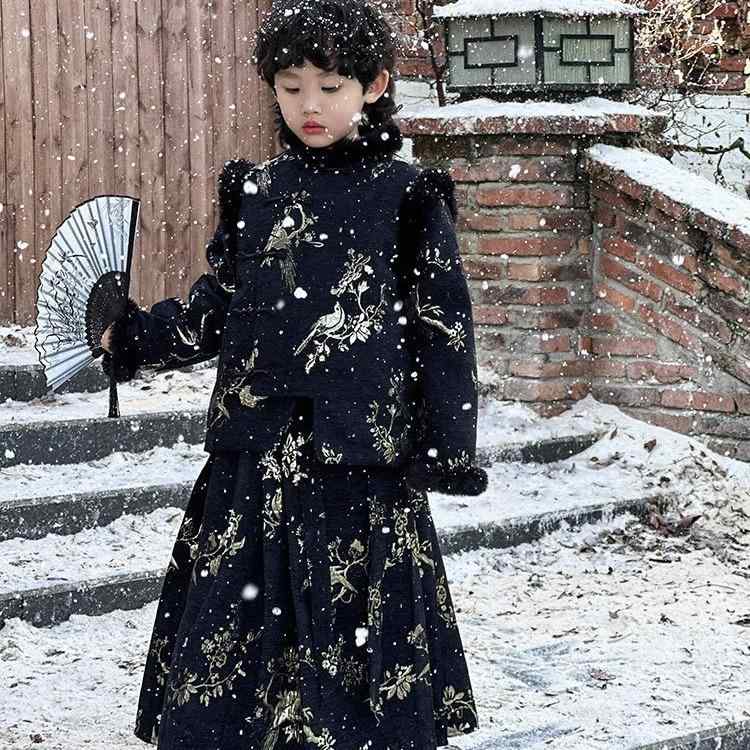赤ちゃん用 落ち込む上衣 スコートセットアップ 秋冬 中華風 唐装 漢服 元始的 天鵞絨 馬面裙 厚地の外套 上下仕掛ける 防寒着 朦々たる 黒いこと