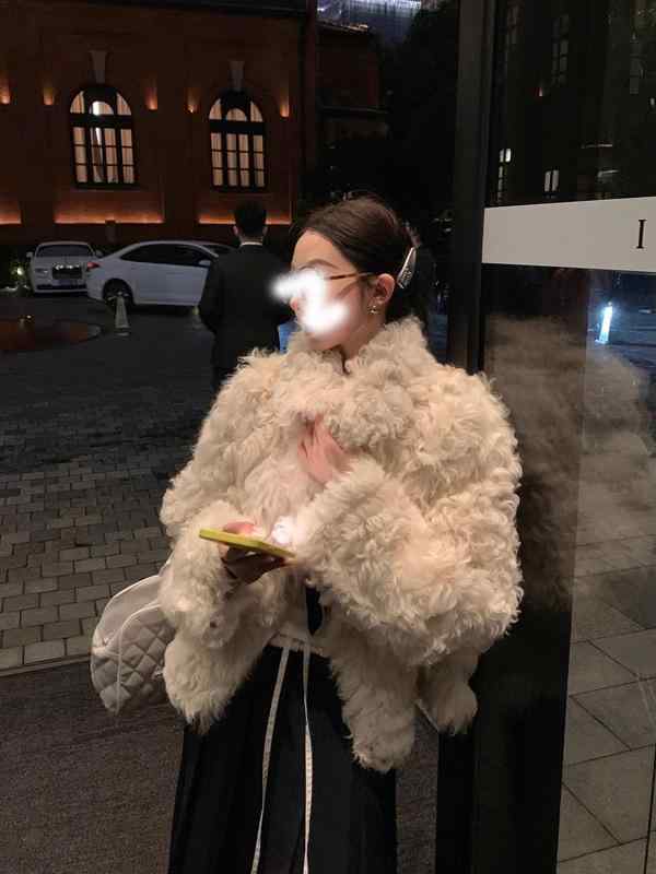 厚地の外套 レディース 絨毛 アウター Vのど首 長袖 秋冬 日韓表現スタイル 心地よい 普段使い走り 通い用 巻き毛 フェイクファー ポリエステル 無地 遊撃手丈