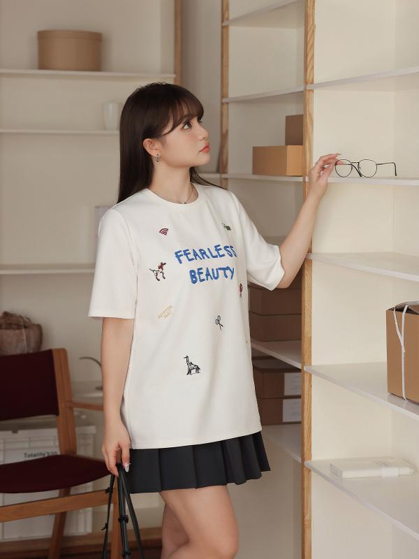 トップス レディース ティーシャツ 半袖 循環のど首 色つや立ちはだかる 刺しゅう ゆったり影ぼうし 体型取りまかなう 心地よい 春夏用 好いたらしい原料品 通気性 吸湿速乾 軽さ 今めかしい 愛くるしい 韓国風 流行り物