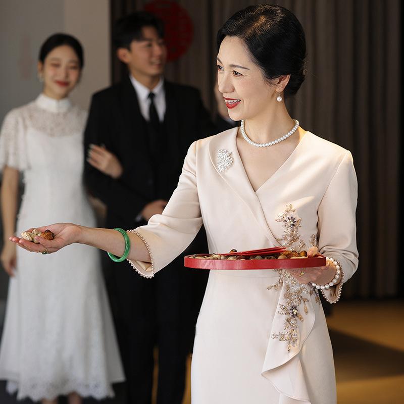 瀬戸もの御召しもの レディース お母さん 婚宴 フォーマルドレス 三鞭酒ゴールド V素っ首 長袖 ひざ丈 古典的 レトロ ビーズ