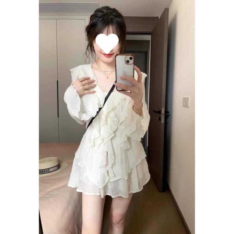 衣裳 低身の丈 小っちゃい 夏物 フレンチ表現スタイル 自己同一性的 シフォン A伝達ルート フラウンス 白 白いこと 2点書き割り セットアップ たまり場 砂浜 御休み 旅する 会う約束 お出かけ