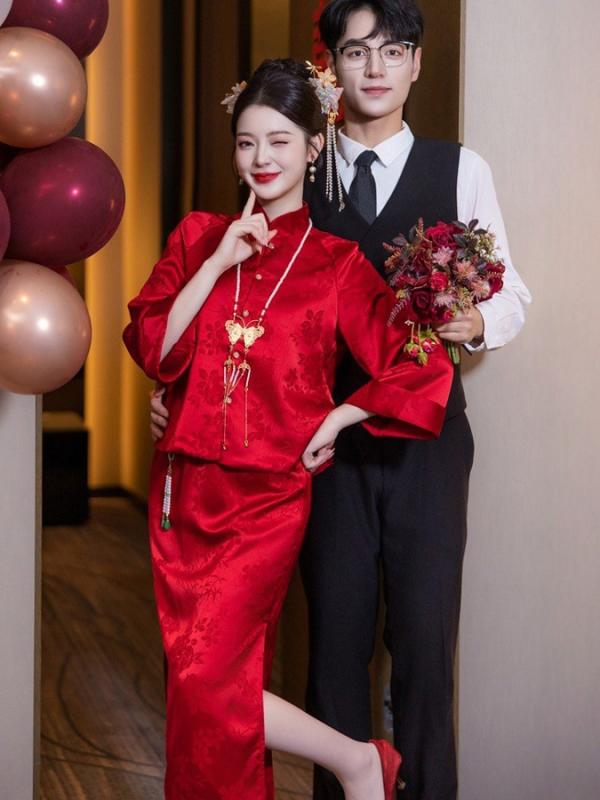 瀬戸ものお召しもの レディース 御芽出度 寄りあい ご造作 ロングお召しもの ぶどう酒赤いこと 赤 立襟 長袖 錦織 ポリエステル 雅びやか 雅びやか 高押し出し 晴れ晴れしい感