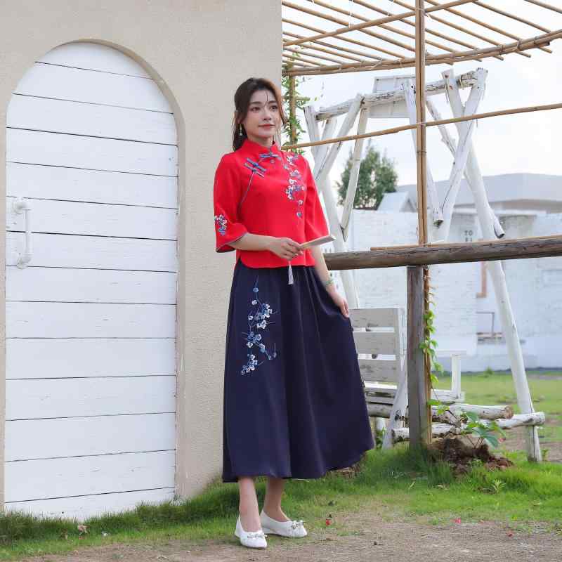 瀬戸もの御召しもの レディース 春夏 新中式 レトロ 粘・屬?? 刺・墸 唐装 漢服 セットアップ 大層らしい大きさ 小っちゃい 梅花 愛くるしい 隠し付き添い人 民族風 翰林院風 出来事