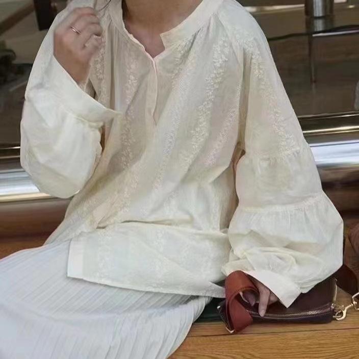 ティーシャツ レディース 森御嬢さん系 花柄 刺しゅう 長袖 丸襟 綿織物 杏色 ゆったり 縫い トップス トップ3